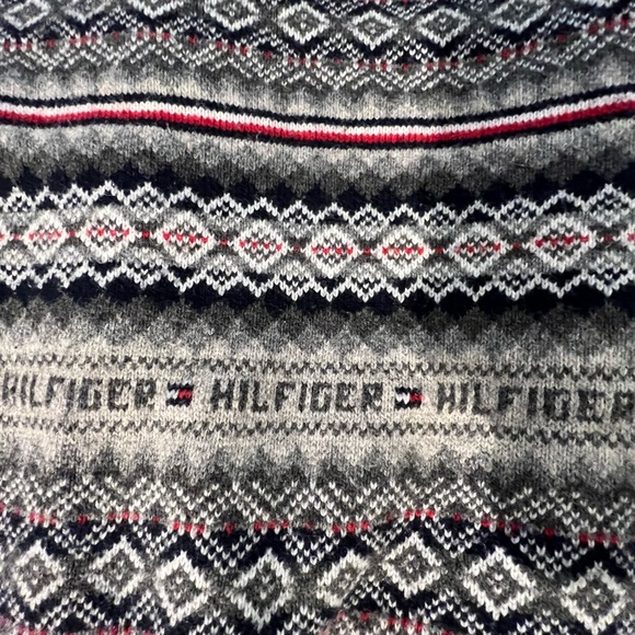 Men’s Calvin Klein Sweater - Picture 4 of 4